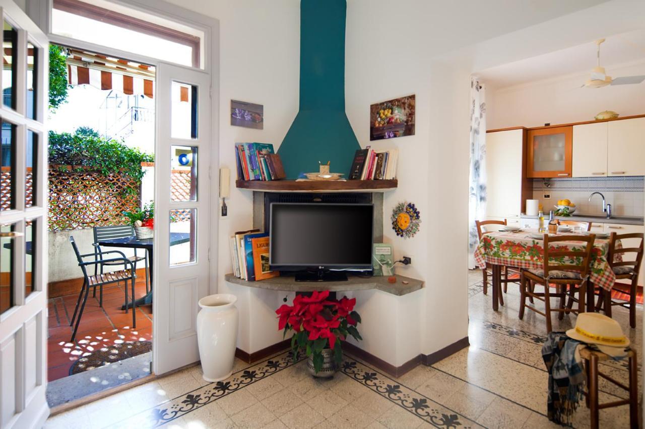 Casa Zafferano Pensionat Albenga Exteriör bild