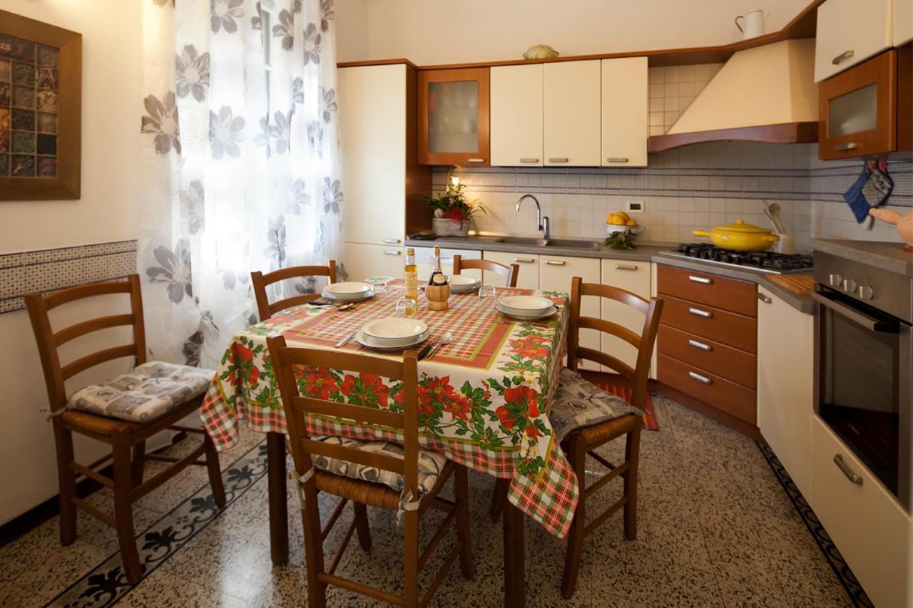 Casa Zafferano Pensionat Albenga Exteriör bild